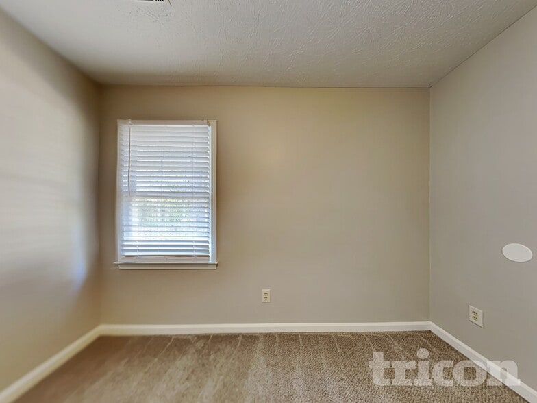 Building Photo - 2616 Laurel Woods Ln SE