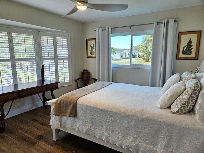 Building Photo - Annual Rental or 6+ month option - FURNISHED HEATED POOL HOME. Gorgeous 3 Bedroom, 3 Bath, 2 Car ...