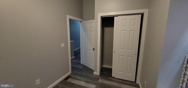 Building Photo - 1729 Centre Ave