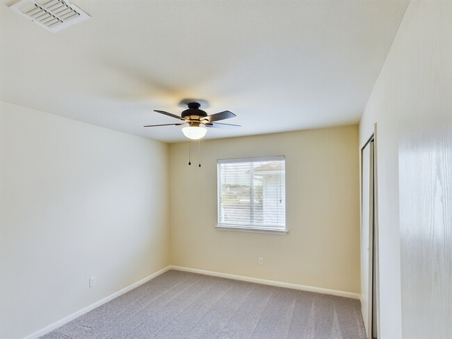 Building Photo - 15123 Meredith Ln