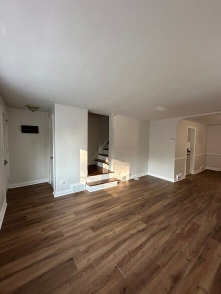 Building Photo - 15 Myrtle St