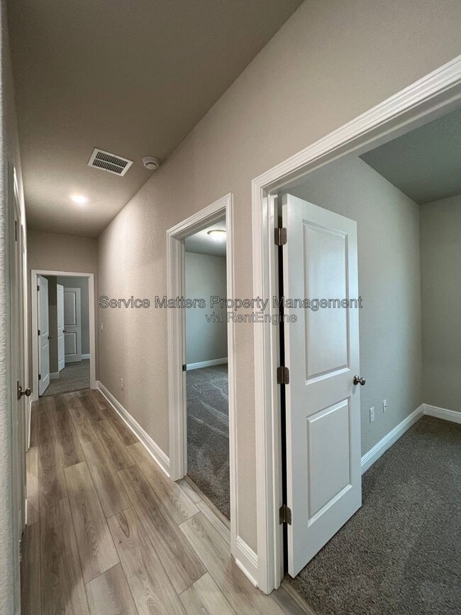 Building Photo - 5349 Parkside Dr
