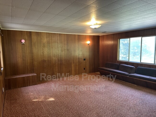Building Photo - 7701 Rogue River Hwy