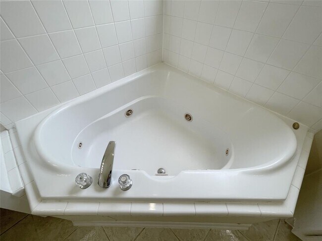 Building Photo - 1523 Turret Crown Dr