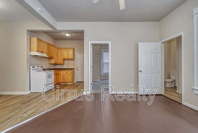 Building Photo - 301 Cedar St