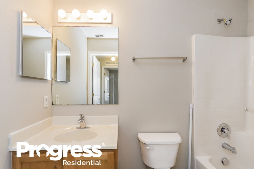 Building Photo - 17031 Ongar Ct