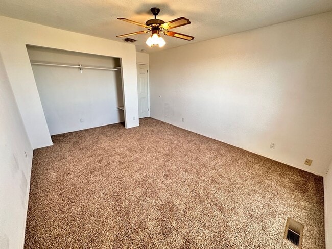 Building Photo - Move-In Special: ½ OFF First Month’s Rent! 3 Bedroom 2 Bathroom 2109 Sqft