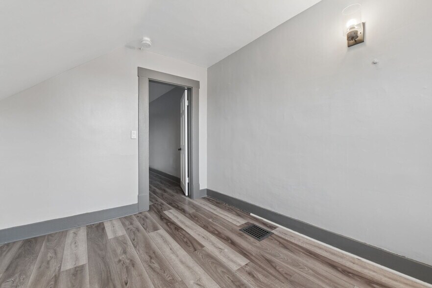 Building Photo - 170 Chittenden Ave