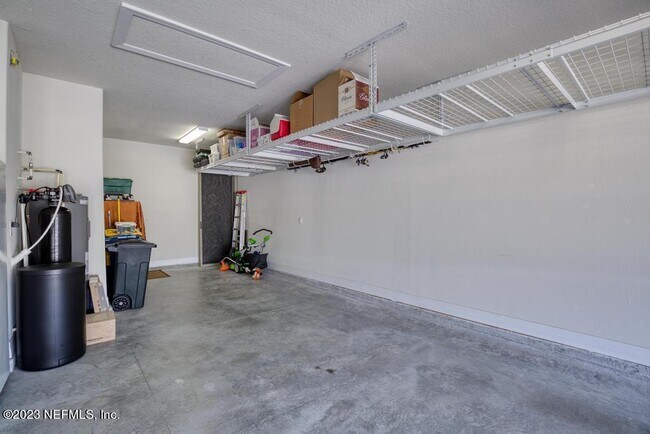 Building Photo - 280 Winding Path Dr