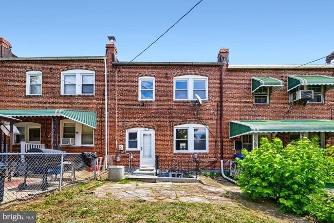 Building Photo - 1014 Lyndhurst St