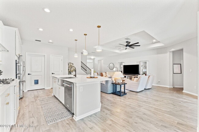 Building Photo - 611 Watervale Dr