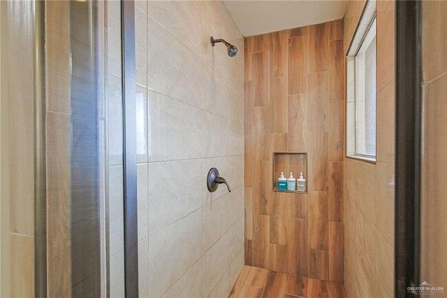 Building Photo - 30 S 48th Ln