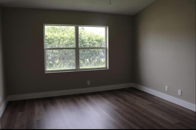 Building Photo - 125 Buffet Key