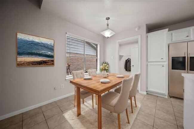 Building Photo - 22123 Birch Valley Dr
