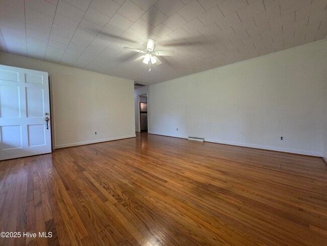 Building Photo - 204 Wharton St