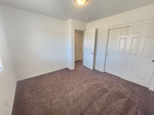 Building Photo - **$100 Move In Special**Great Home Near Downtown 29 Palms