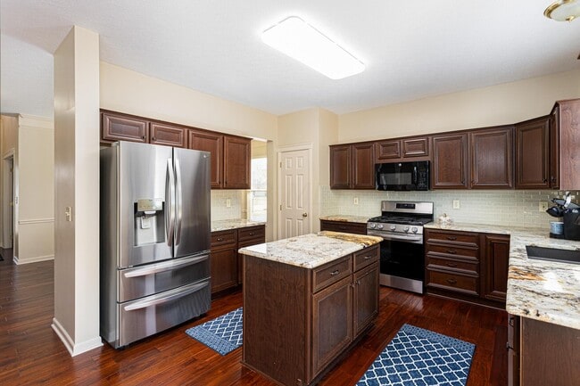 Building Photo - 5830 Prospect Ln