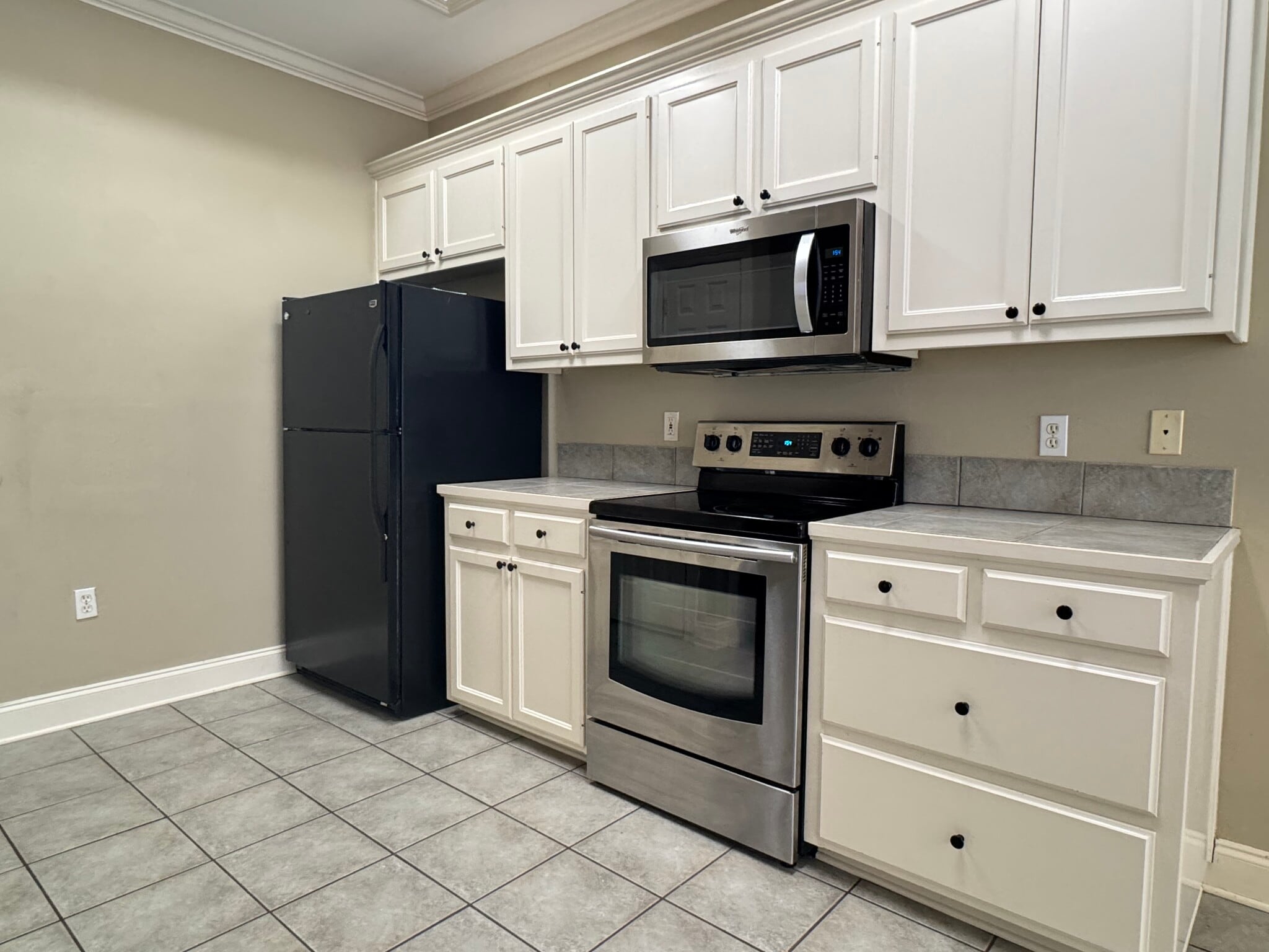 Building Photo - 5578 Arialo Dr