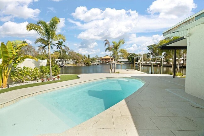 Building Photo - 4543 Carson St NE