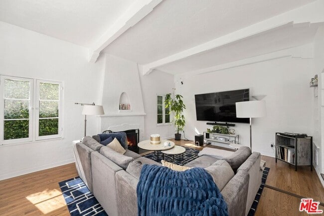 Building Photo - 601 Hayworth Ave