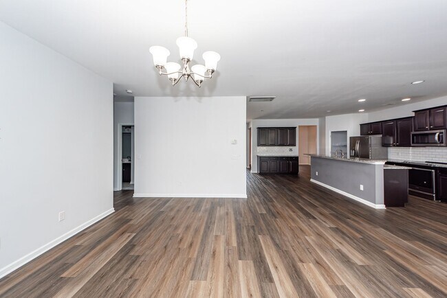 Building Photo - 5 Bedroom 3 Bath Home in Cane Bay Plantation - Summerville