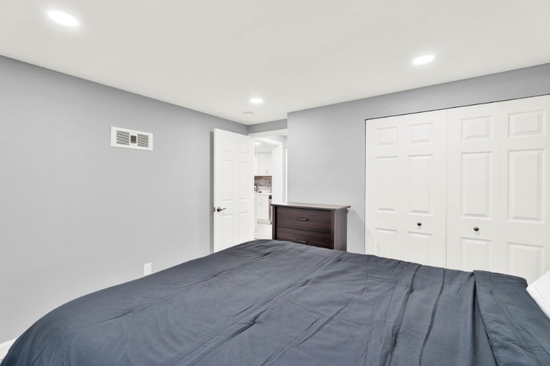 Building Photo - 6 Roanoke Ln