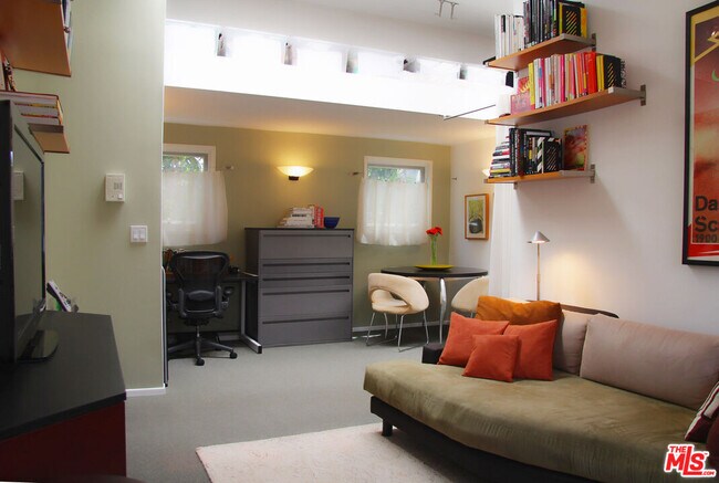 Building Photo - 2707 Westwood Blvd