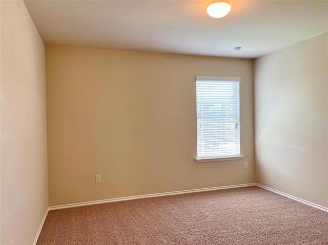 Building Photo - 222 Thoroughbred St