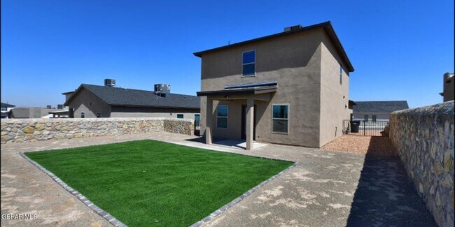 Building Photo - 516 Logwood Ave