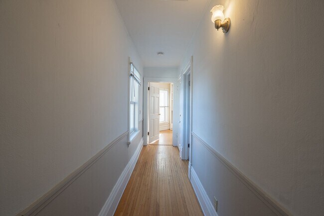 Building Photo - 751 Jenifer St