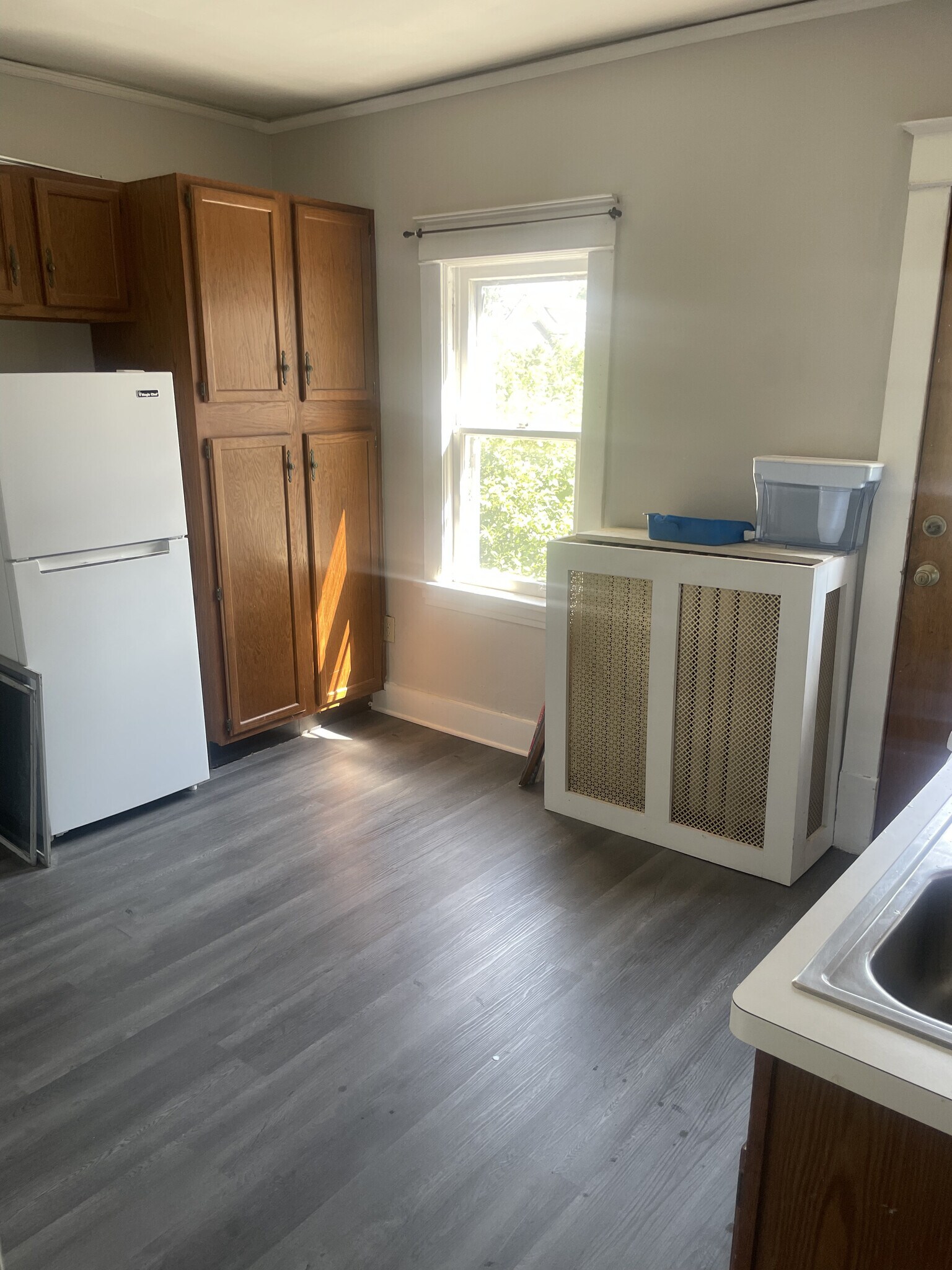 kitchen - 1384 Lafond Ave