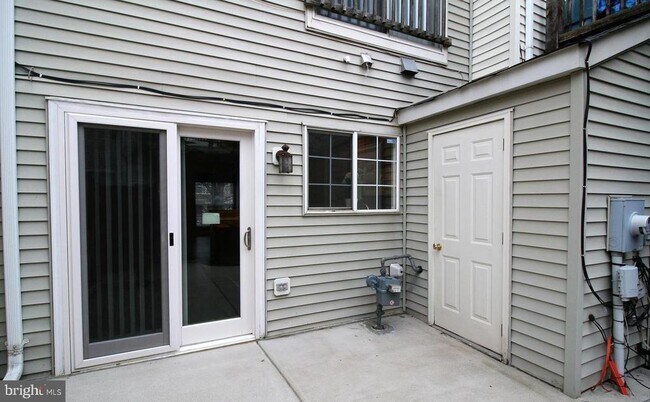 Building Photo - 2423 Dew Meadow Ct