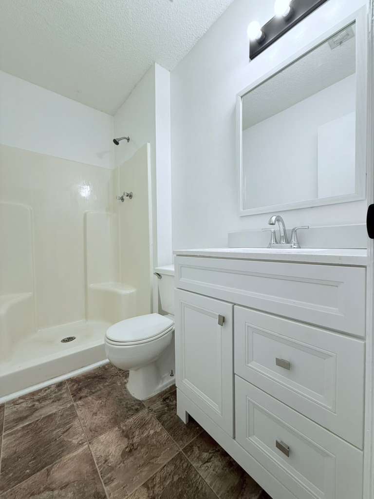 Building Photo - 1210 Oakplace Dr SW