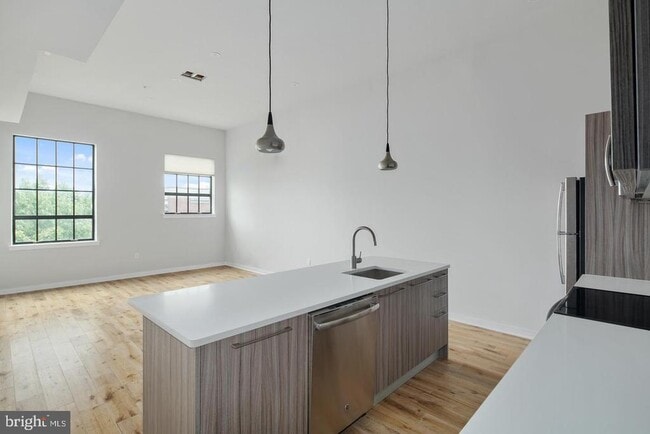 Building Photo - 412 S 13th St