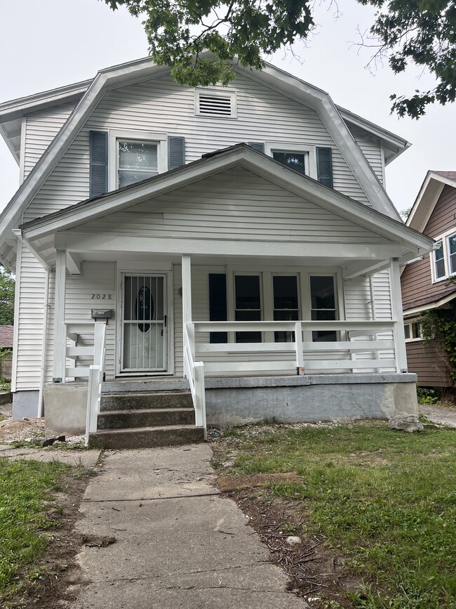 Primary Photo - 2028 Eastview Ave