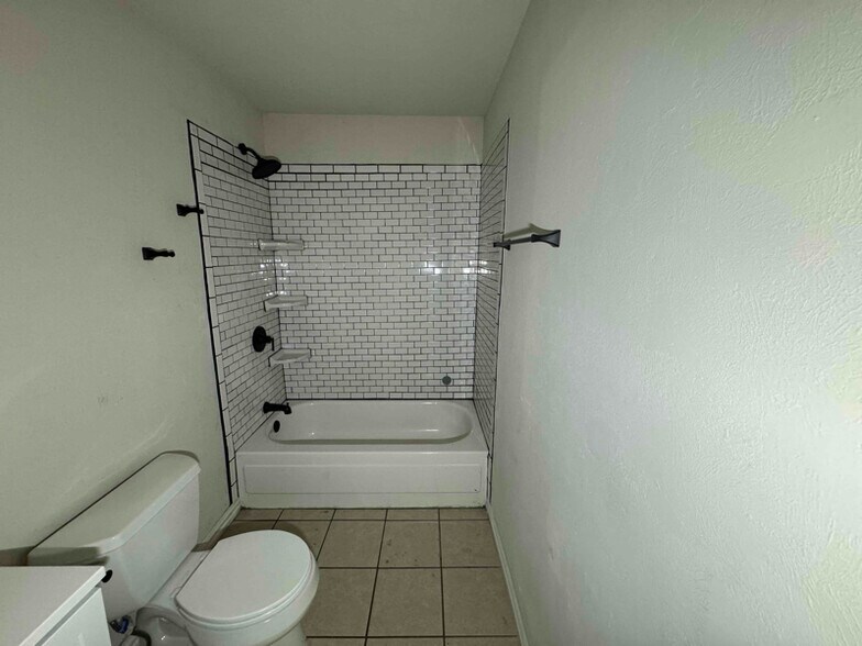 Building Photo - 8108 Happy Trail
