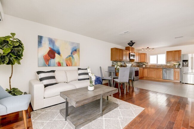 Building Photo - Vacation rental at the beach $2800... or long term $3200 + utilites