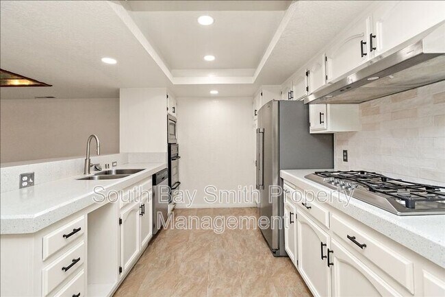 Building Photo - 227 S Irena Ave