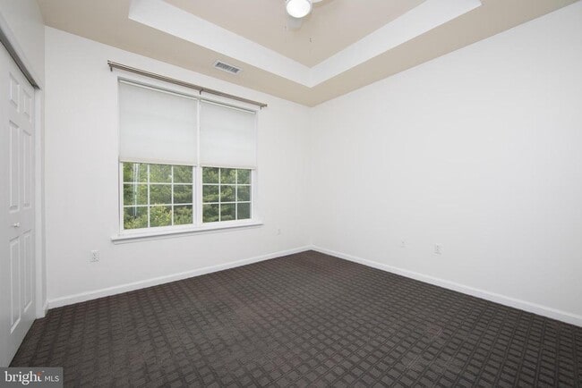 Building Photo - 244 Park Pl Dr