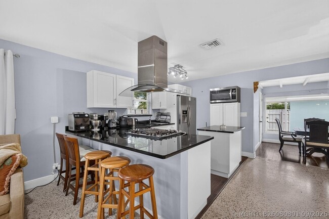 Building Photo - 439 45th St