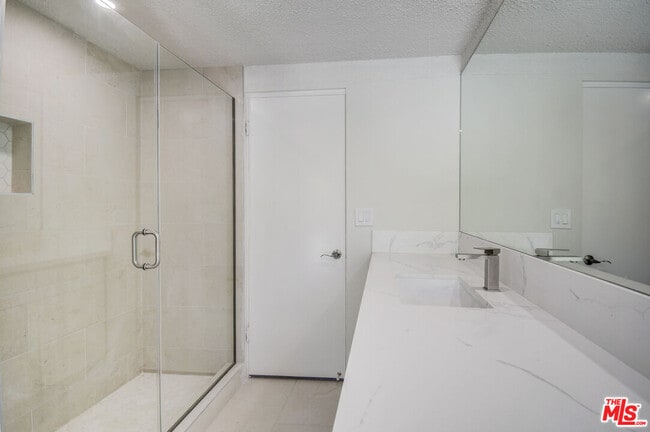Building Photo - 5452 Rockledge Dr