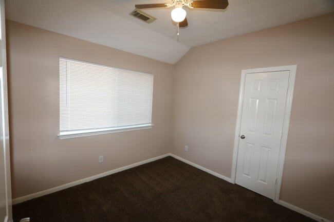 Building Photo - 13419 Forest Pines Village Ln