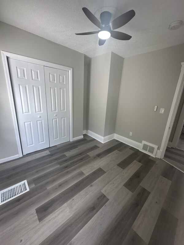 Building Photo - 3155 W 84th St