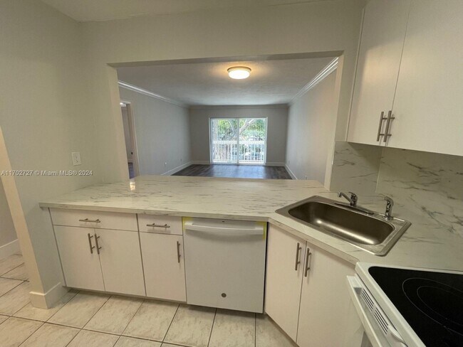 Building Photo - 7915 Camino Real