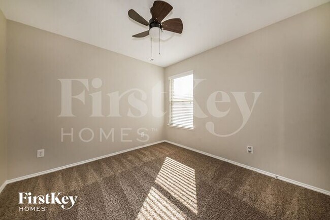 Building Photo - 2803 Englenook Dr