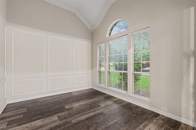 Building Photo - 6881 Baird Dr