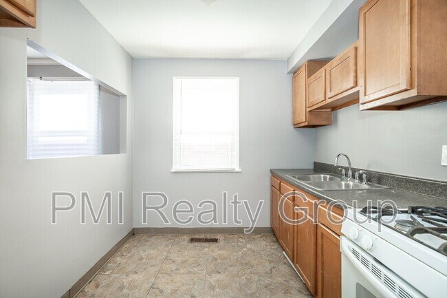 Building Photo - 1520 Coventry Rd