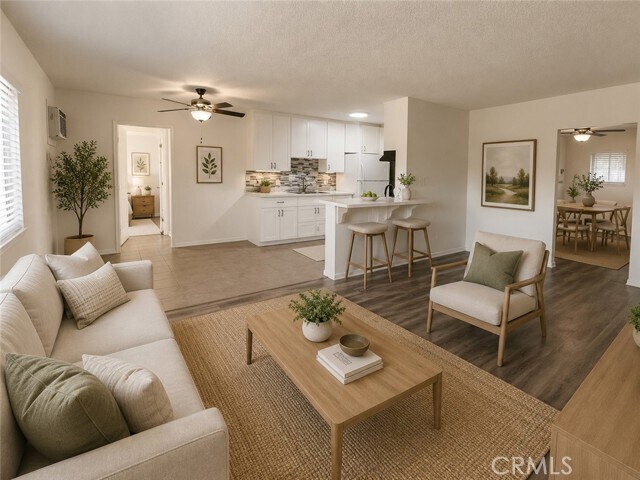 Building Photo - 685 E Vista Chino
