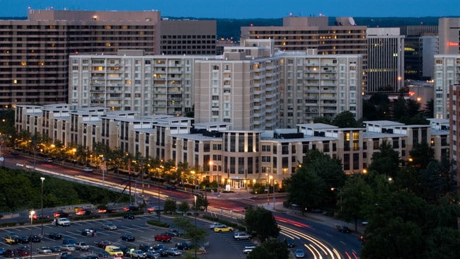 Building Photo - Lofts 590