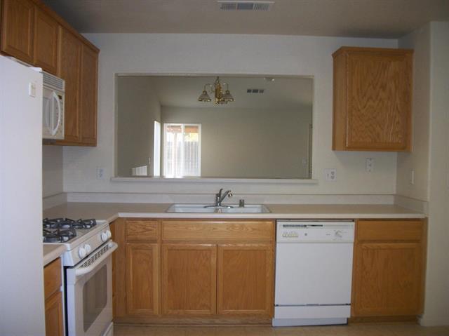 Building Photo - 642 Kensington Cir